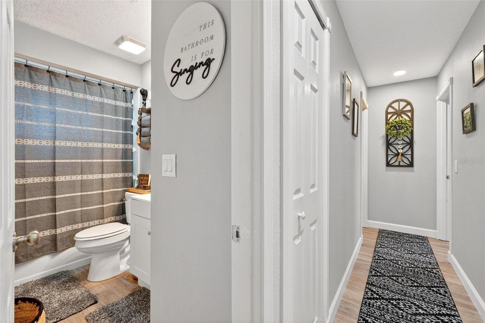 Image 52 of 71 For 106 Portland Street