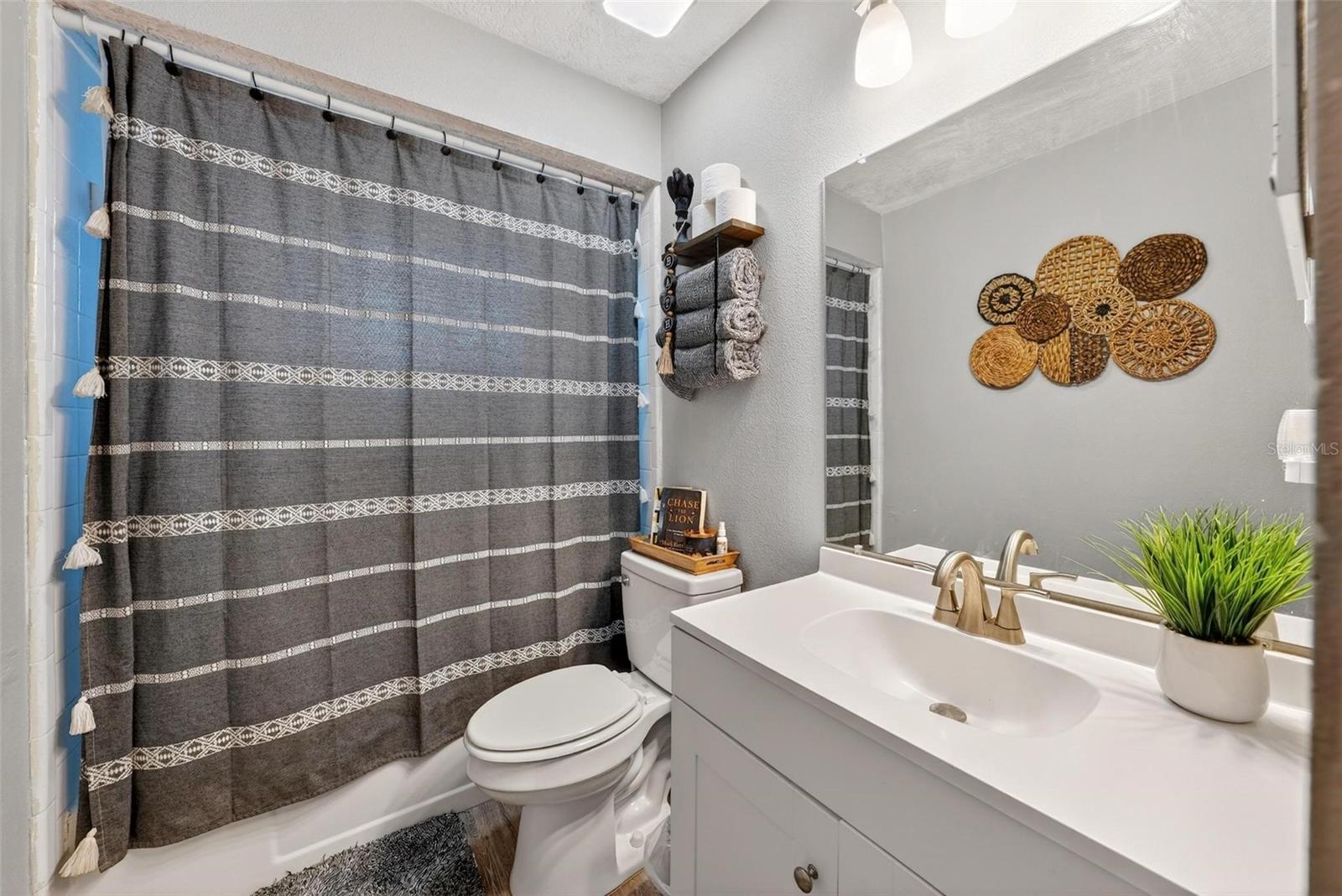 Image 53 of 71 For 106 Portland Street