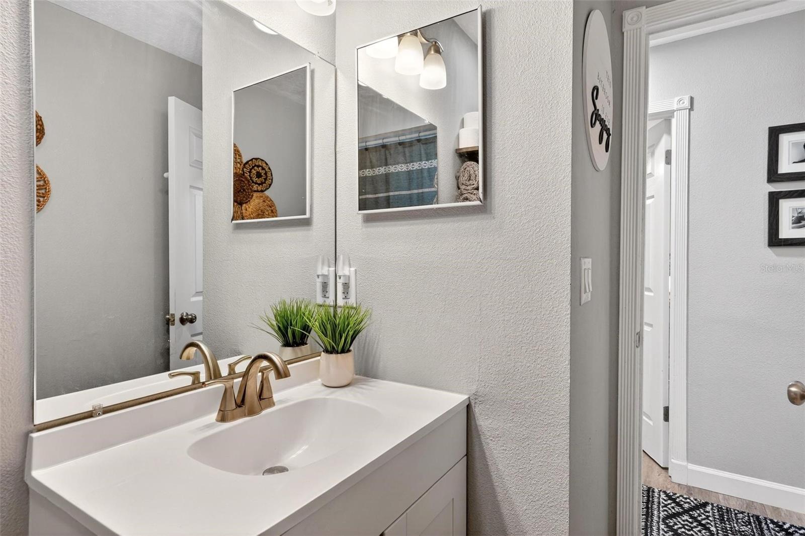 Image 54 of 71 For 106 Portland Street