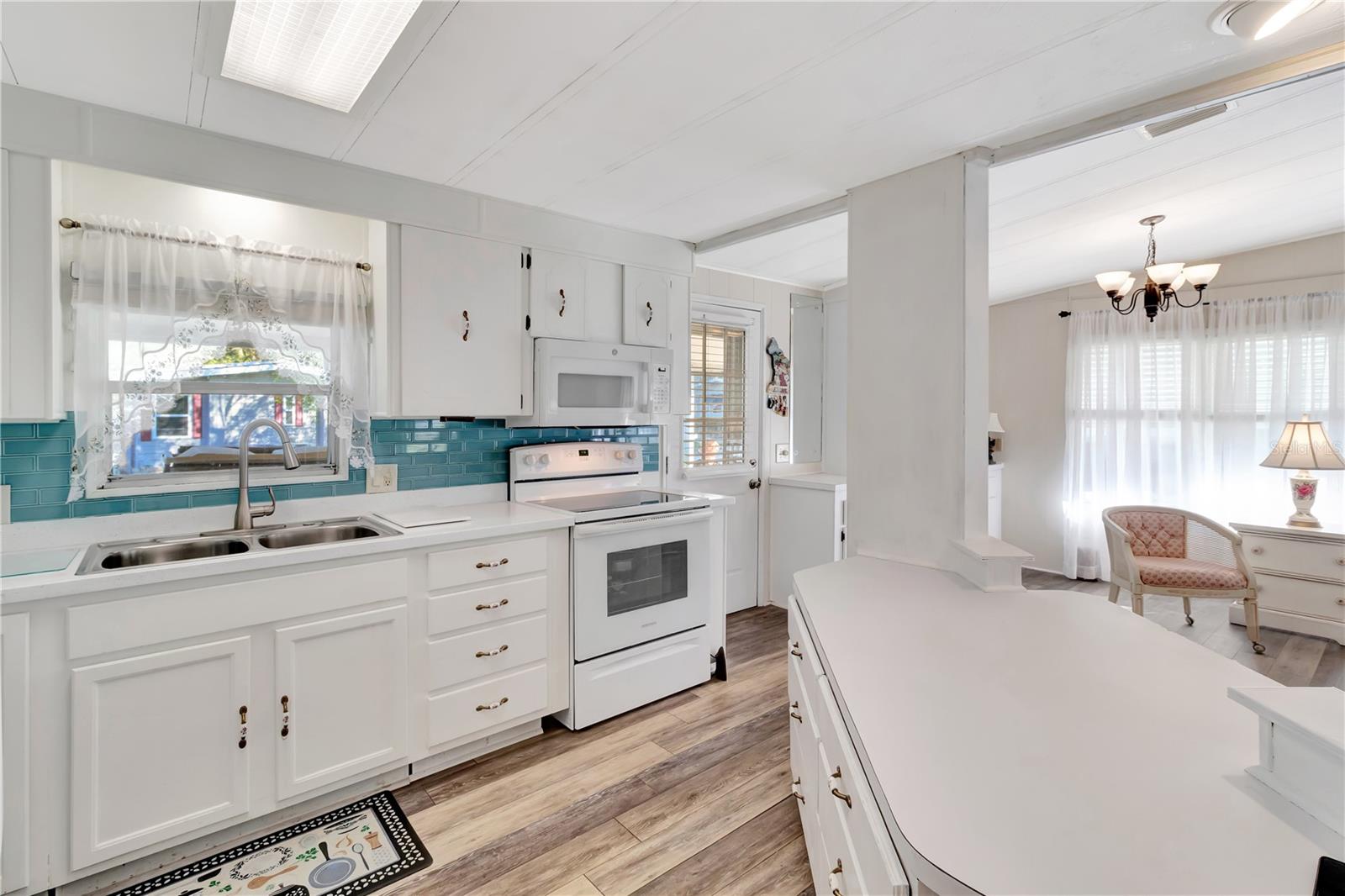 Image 11 of 33 For 2236 Evergreen Circle 1704