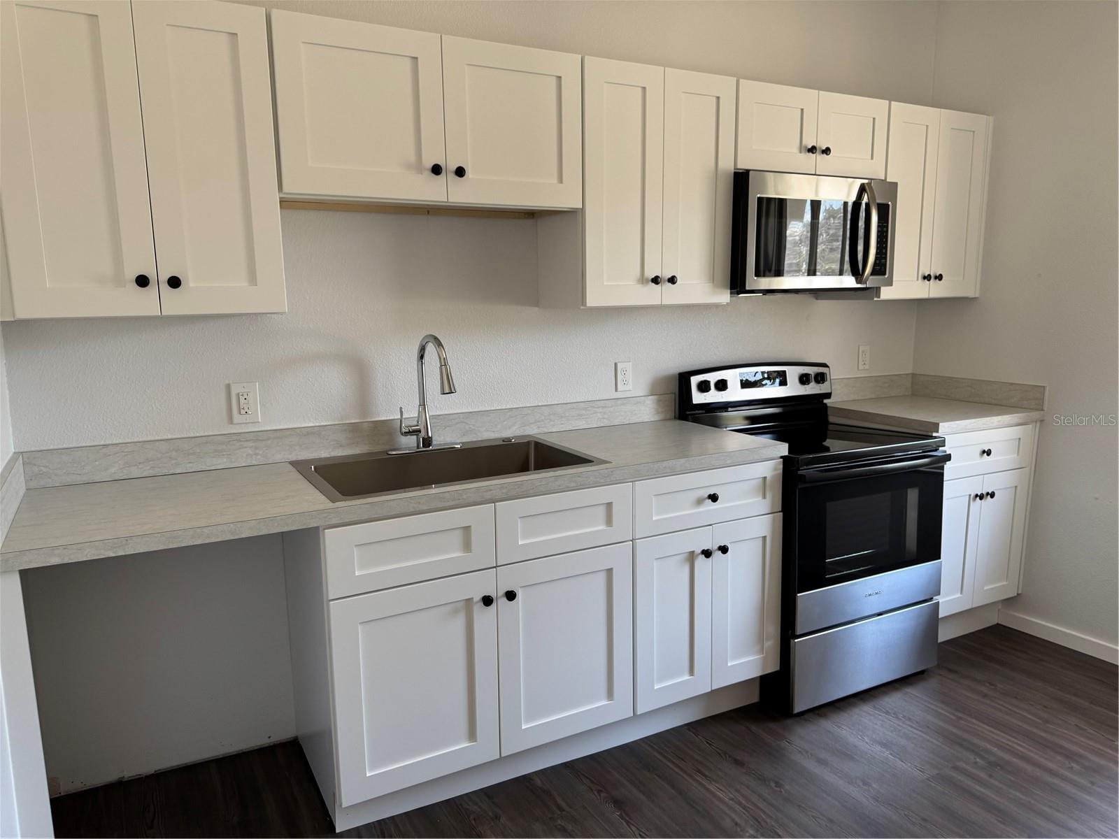 Image 4 of 10 For 412 6th Street