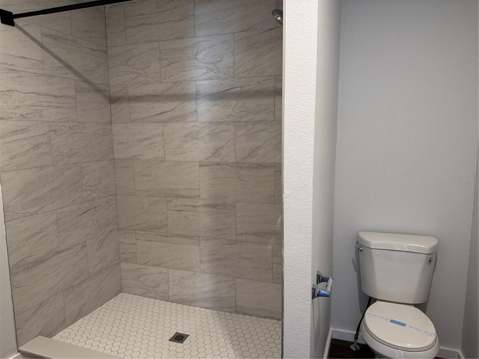 Image 9 of 10 For 412 6th Street