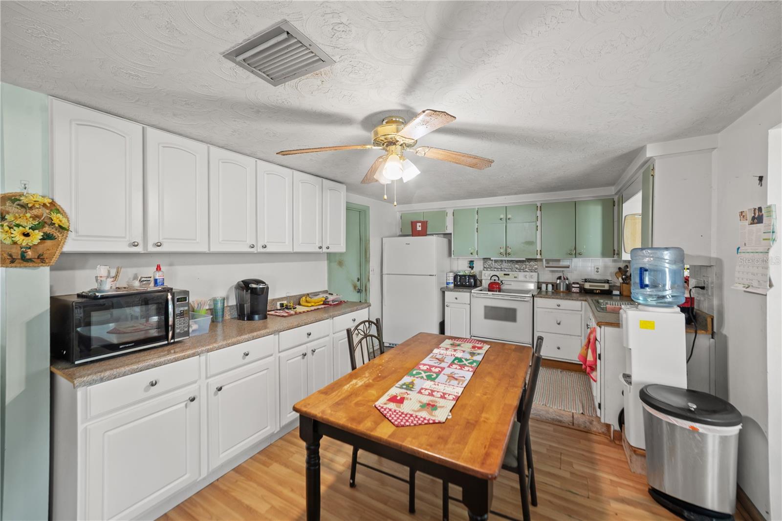 Image 25 of 37 For 3417 Chauncy Road