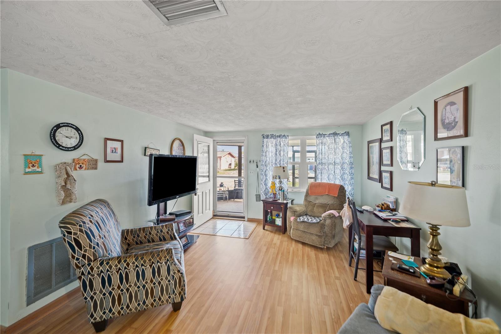 Image 26 of 37 For 3417 Chauncy Road