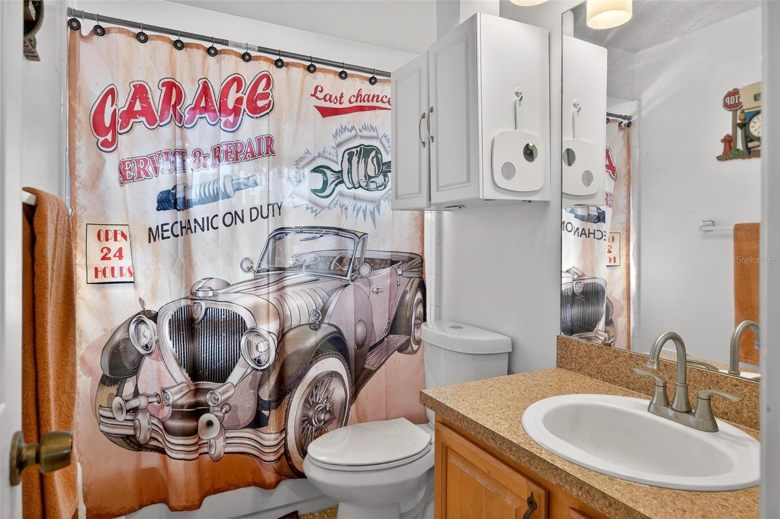 Image 22 of 34 For 467 Constitution Drive