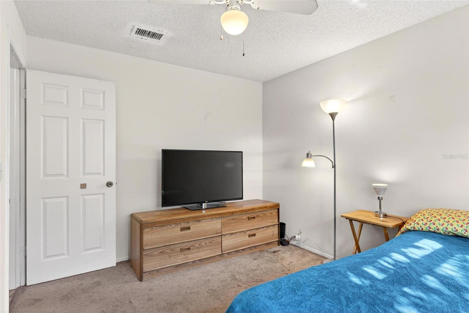 Image 25 of 34 For 467 Constitution Drive