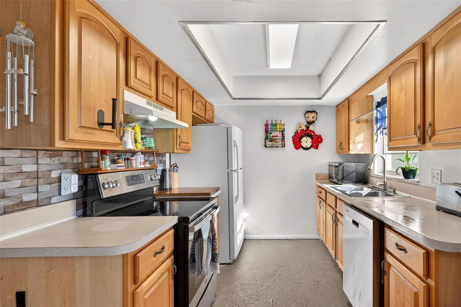 Image 3 of 34 For 467 Constitution Drive