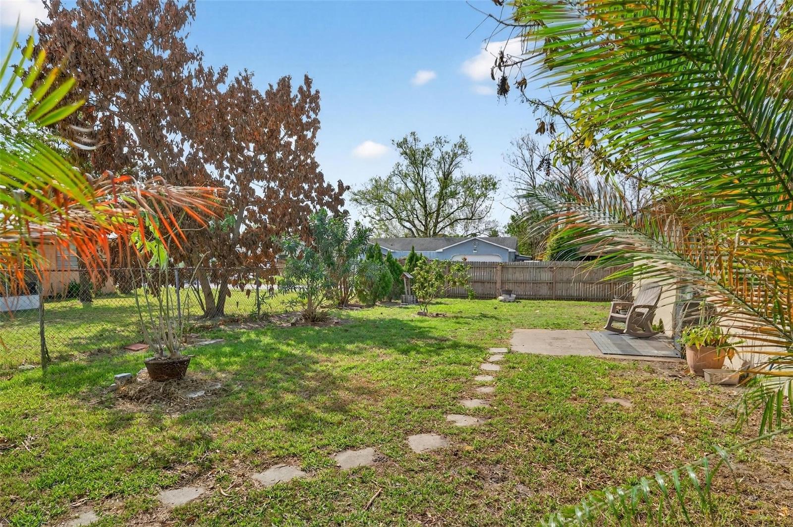 Image 5 of 34 For 467 Constitution Drive