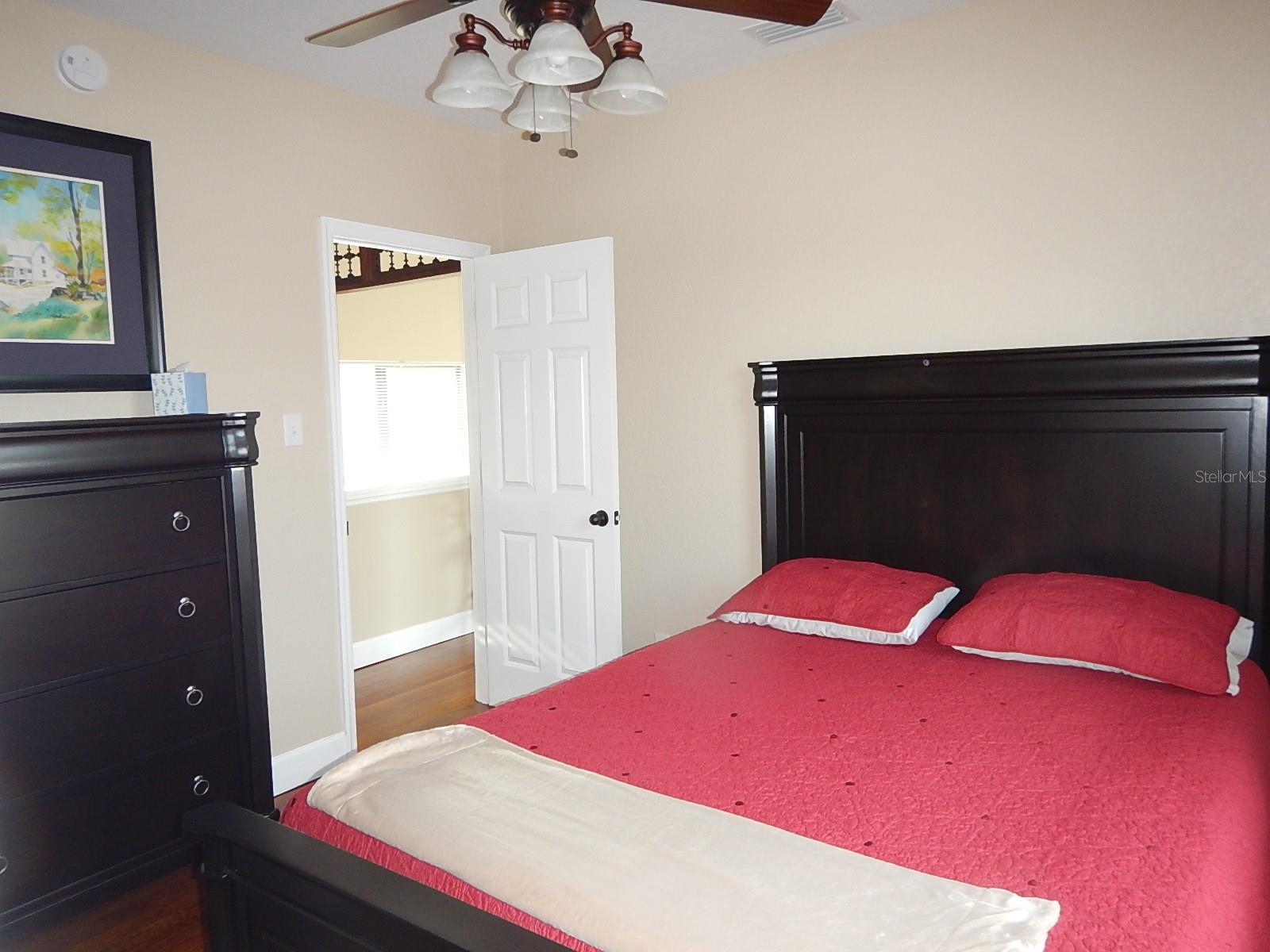 Image 8 of 15 For 16909 Franklin Avenue A