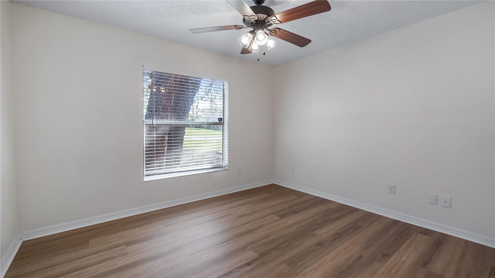 Image 10 of 79 For 2006 The Crescent