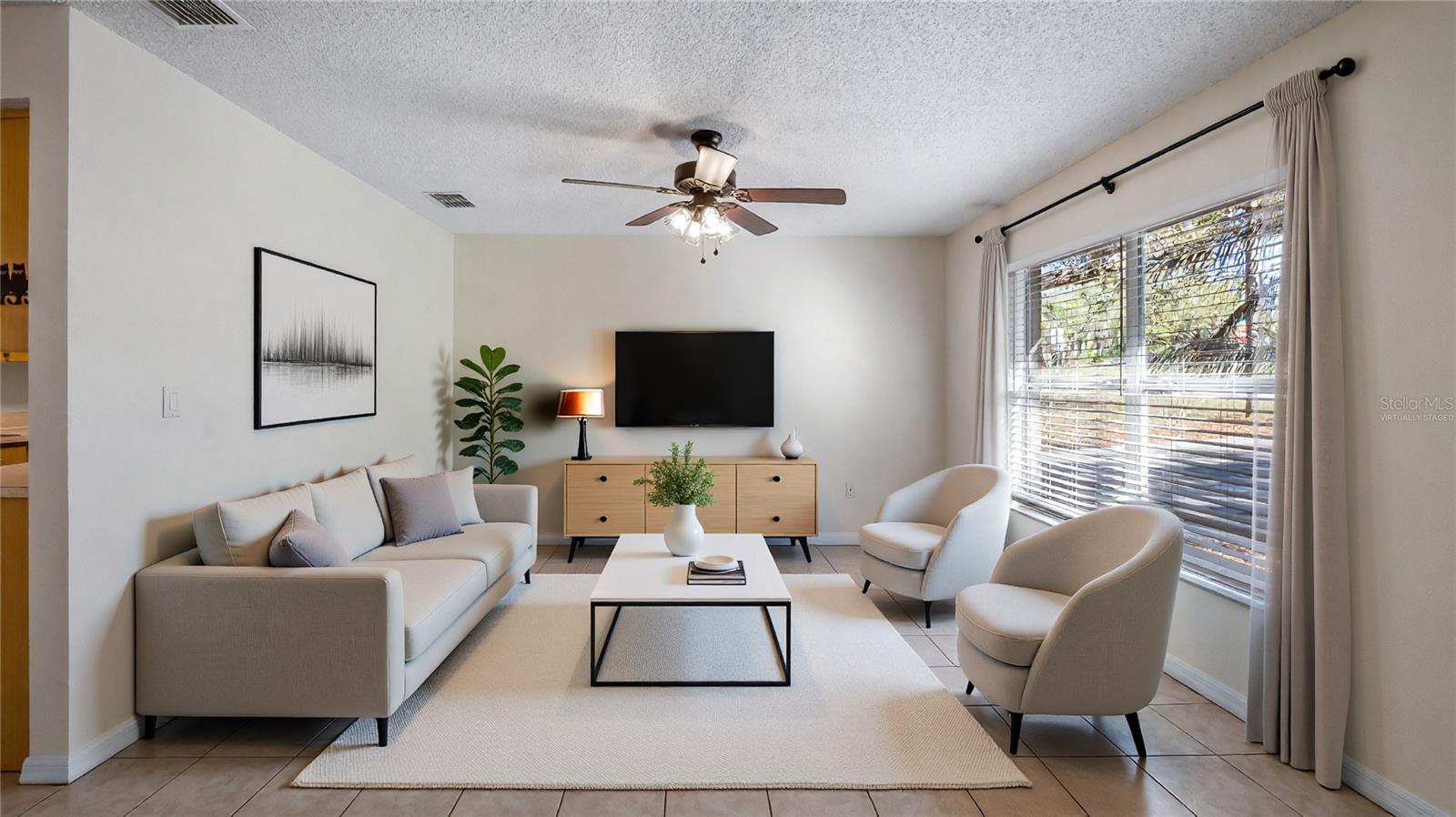 Image 2 of 79 For 2006 The Crescent