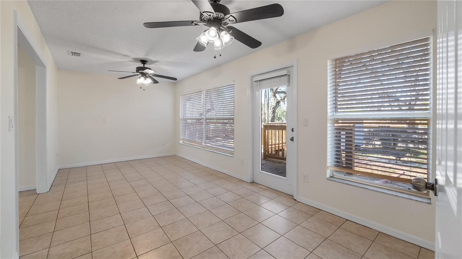 Image 33 of 79 For 2006 The Crescent