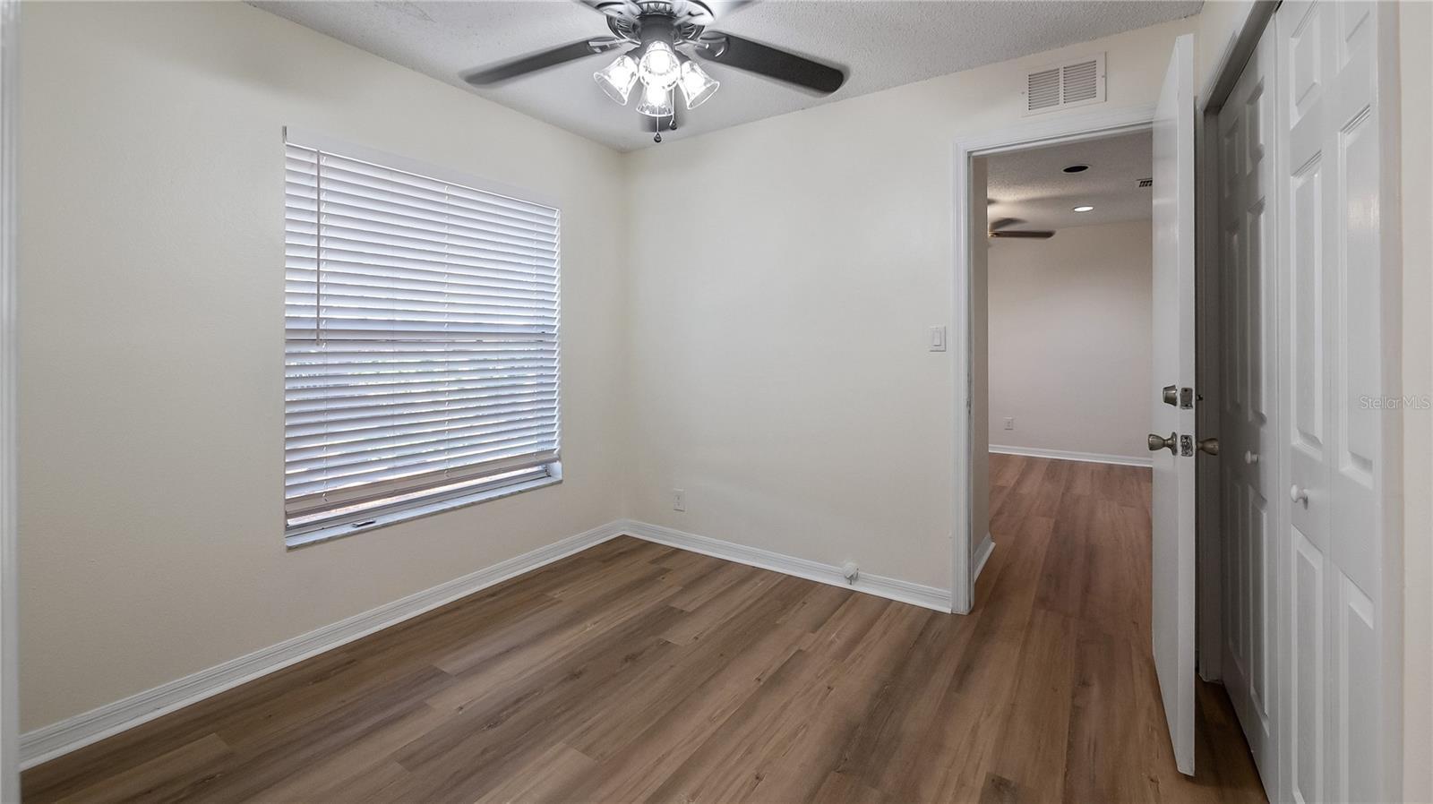 Image 36 of 79 For 2006 The Crescent