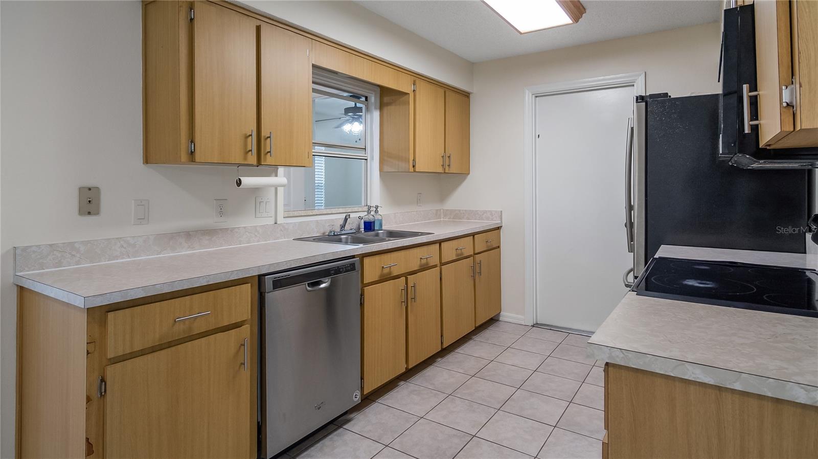 Image 39 of 79 For 2006 The Crescent