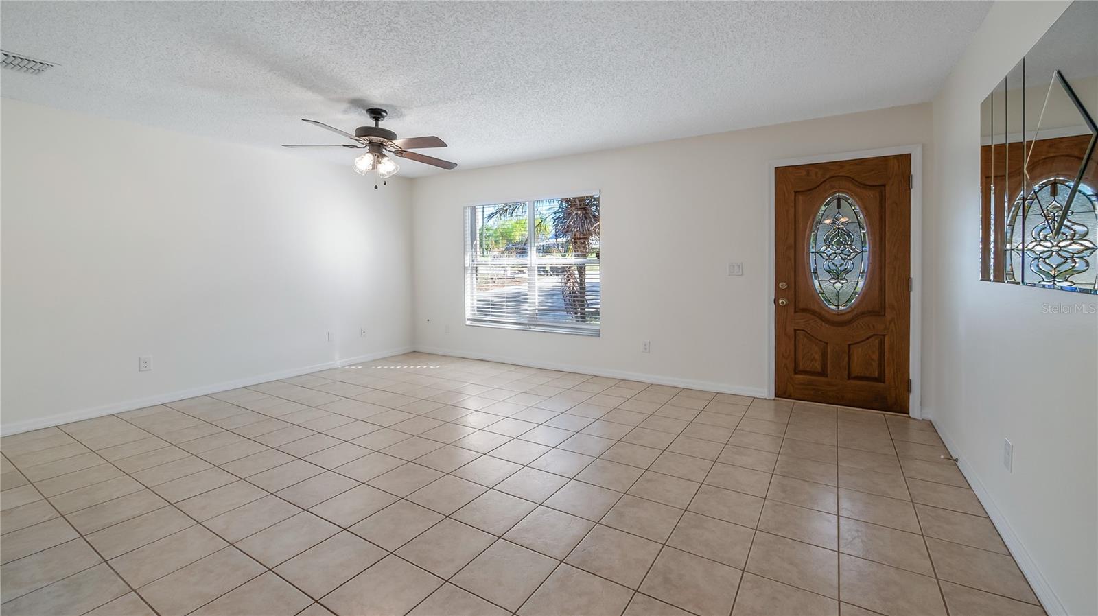 Image 42 of 79 For 2006 The Crescent