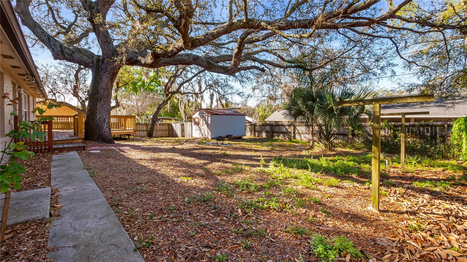 Image 70 of 79 For 2006 The Crescent