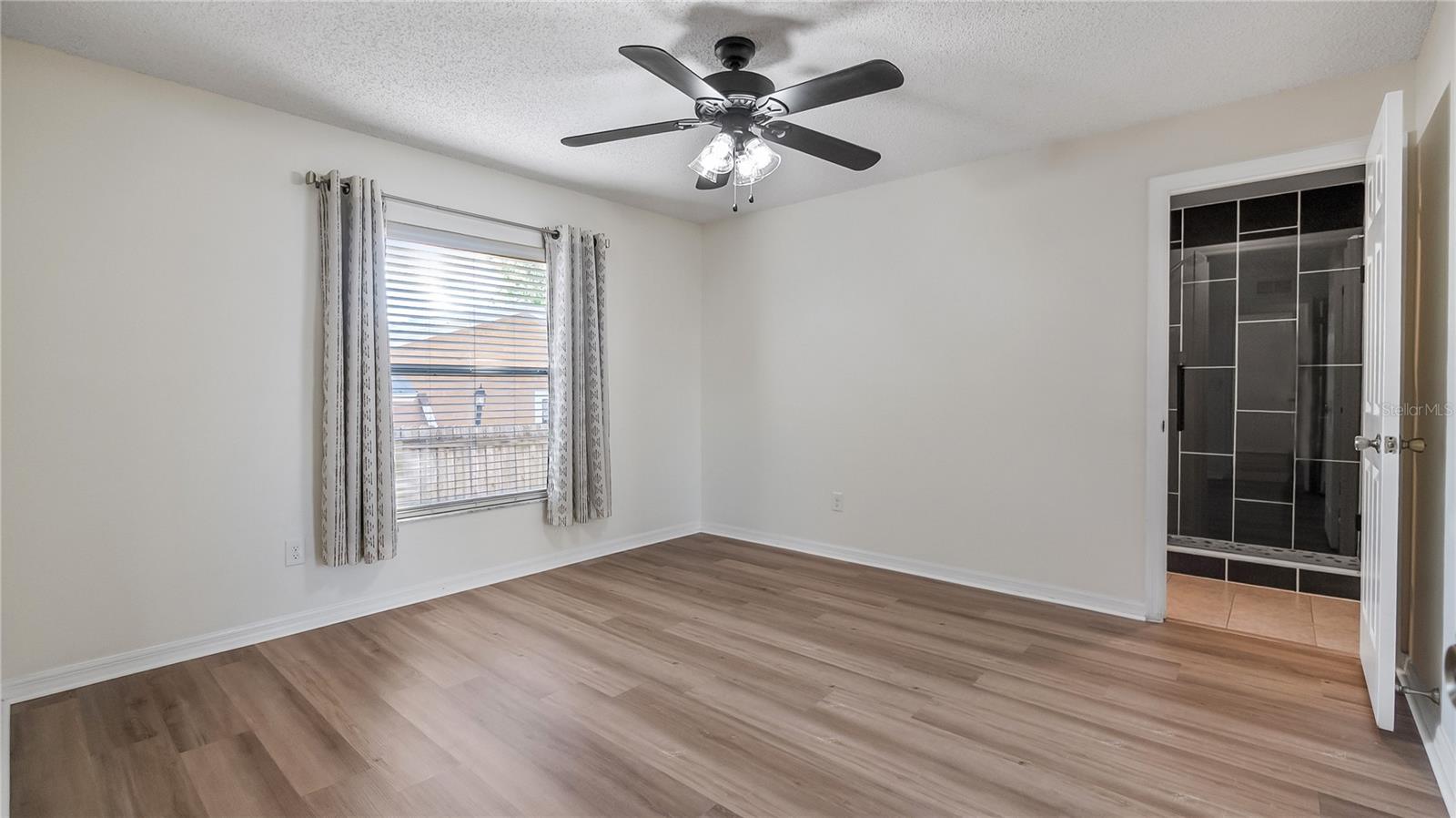 Image 8 of 79 For 2006 The Crescent