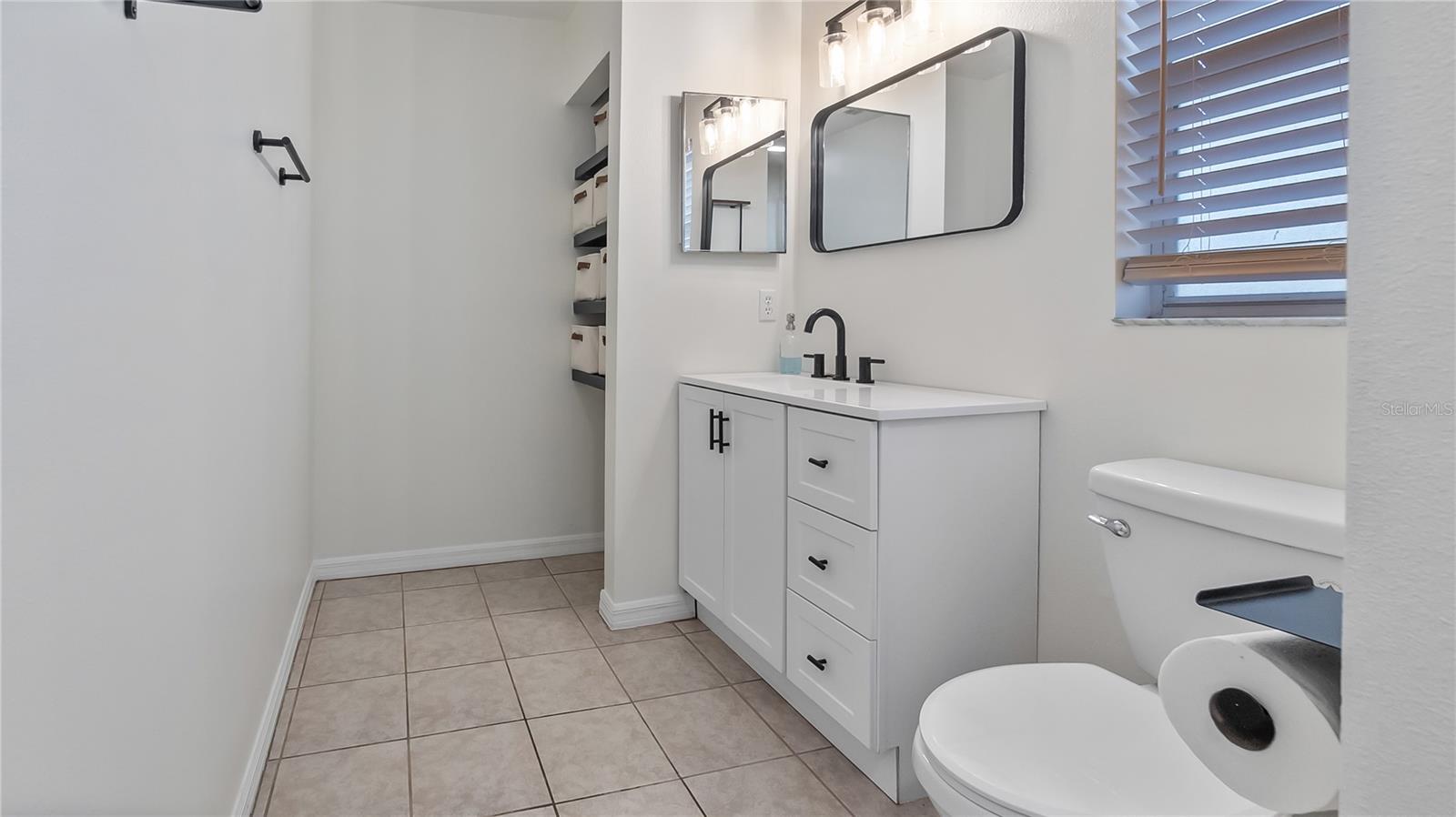 Image 9 of 79 For 2006 The Crescent