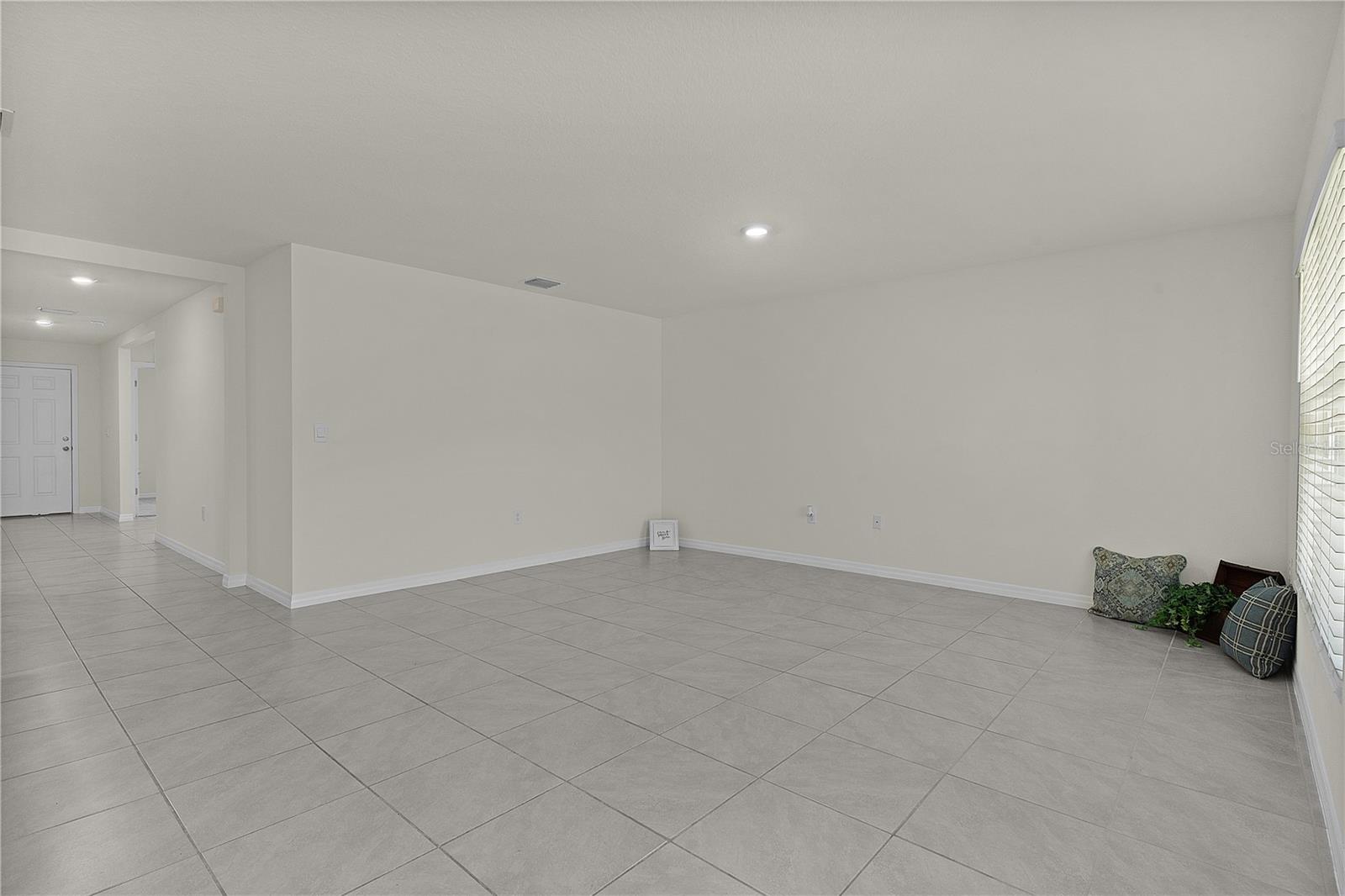 Image 16 of 49 For 8661 Triumph Circle