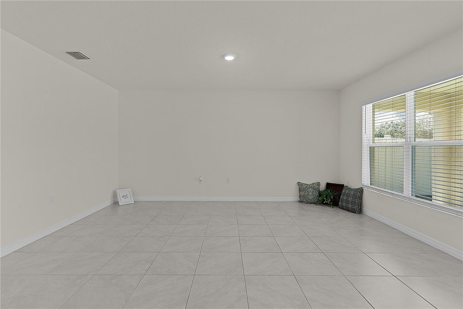 Image 17 of 49 For 8661 Triumph Circle