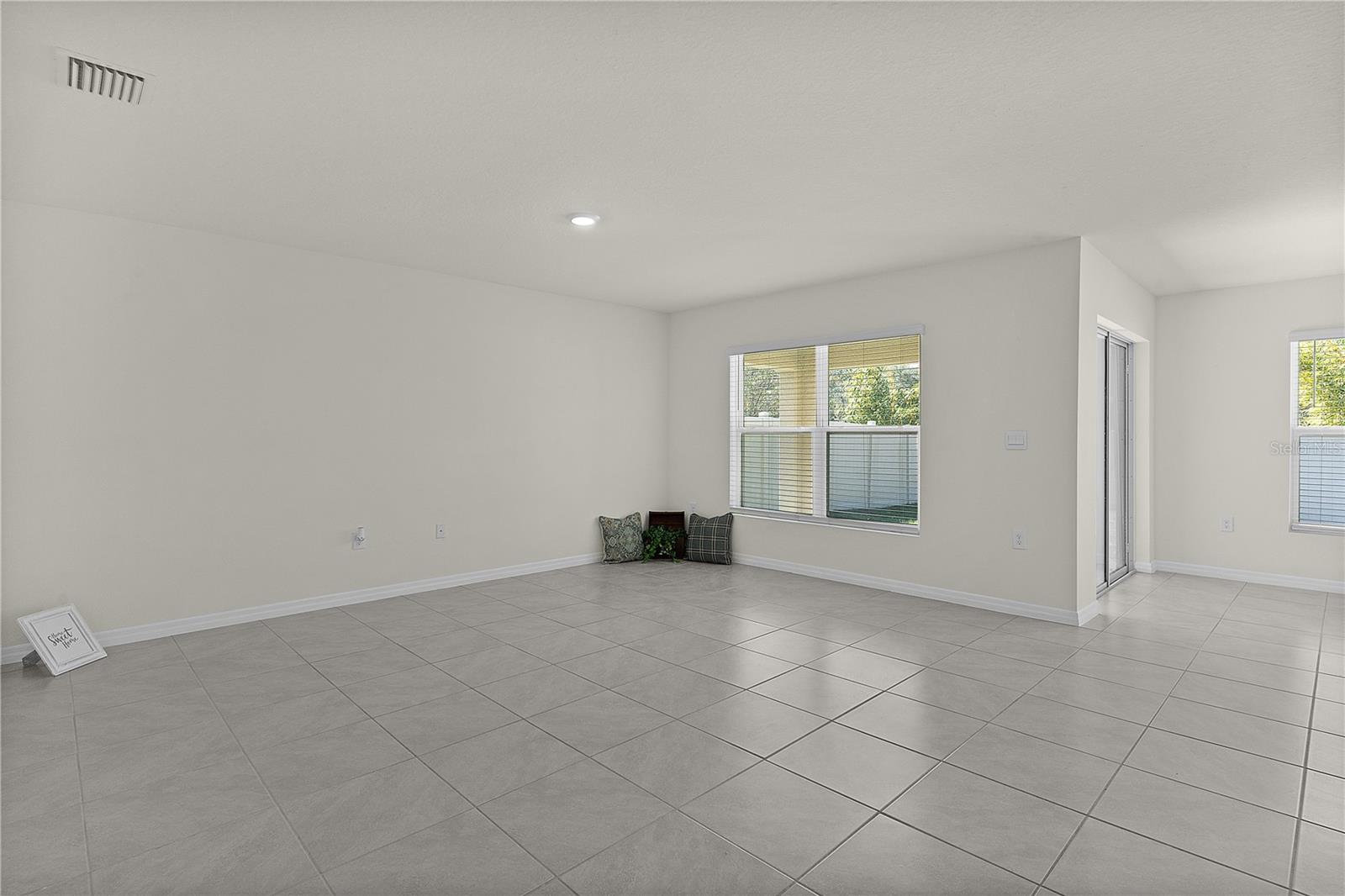 Image 19 of 49 For 8661 Triumph Circle