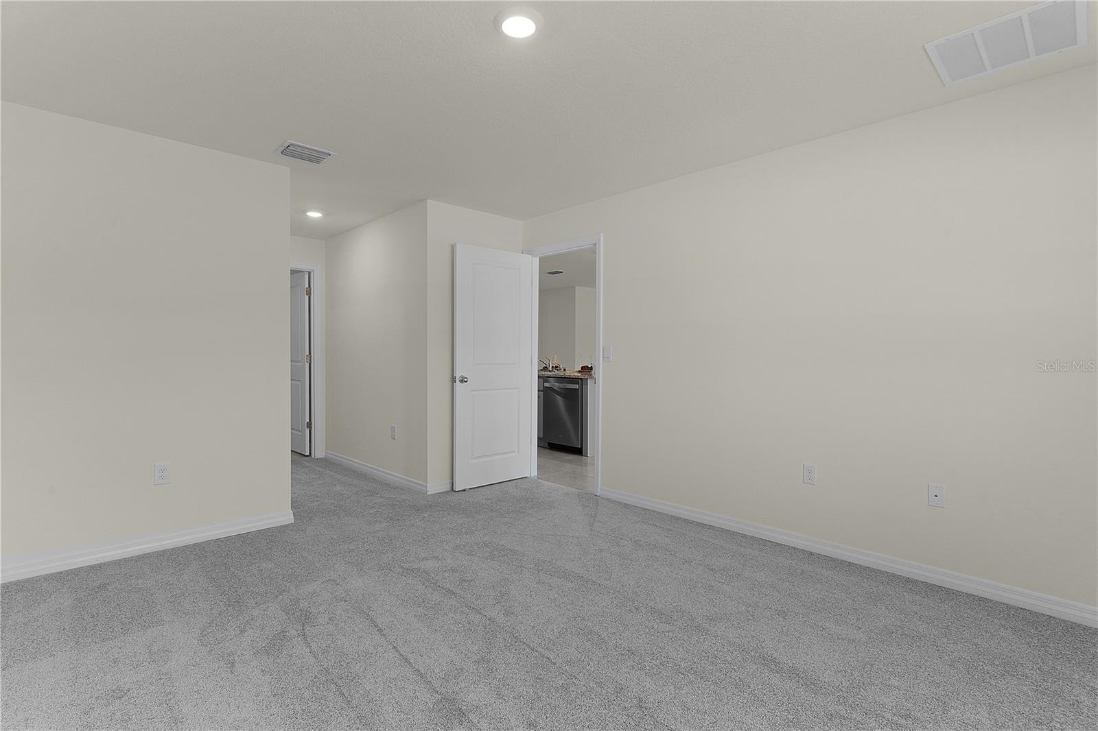 Image 23 of 49 For 8661 Triumph Circle