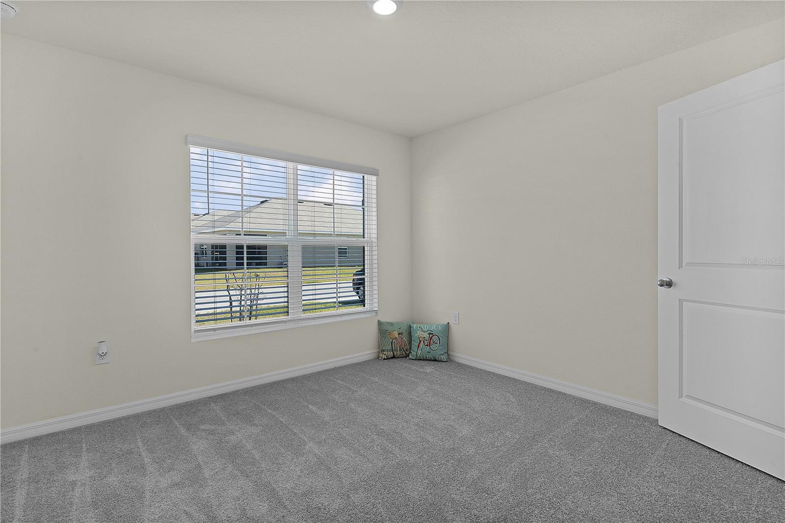 Image 27 of 49 For 8661 Triumph Circle