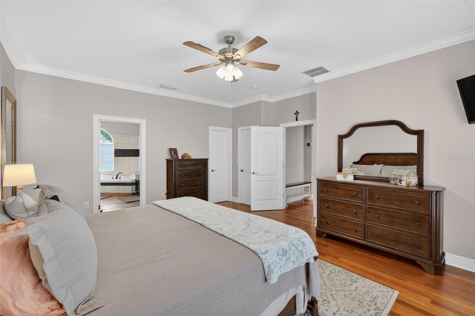 Image 19 of 50 For 1245 Shorecrest Cir