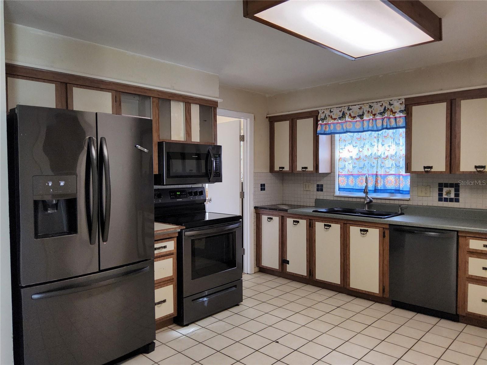 Image 22 of 54 For 31043 Willow Bank Avenue