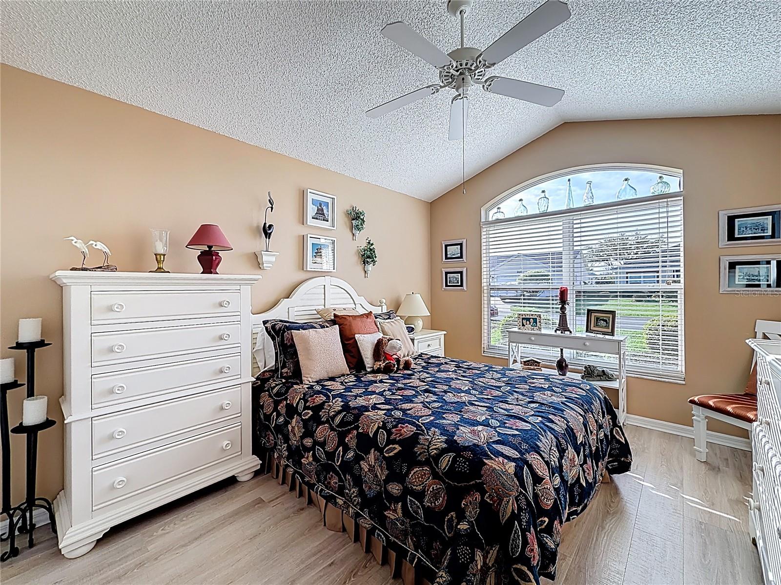 Image 20 of 29 For 2056 Palo Alto Avenue