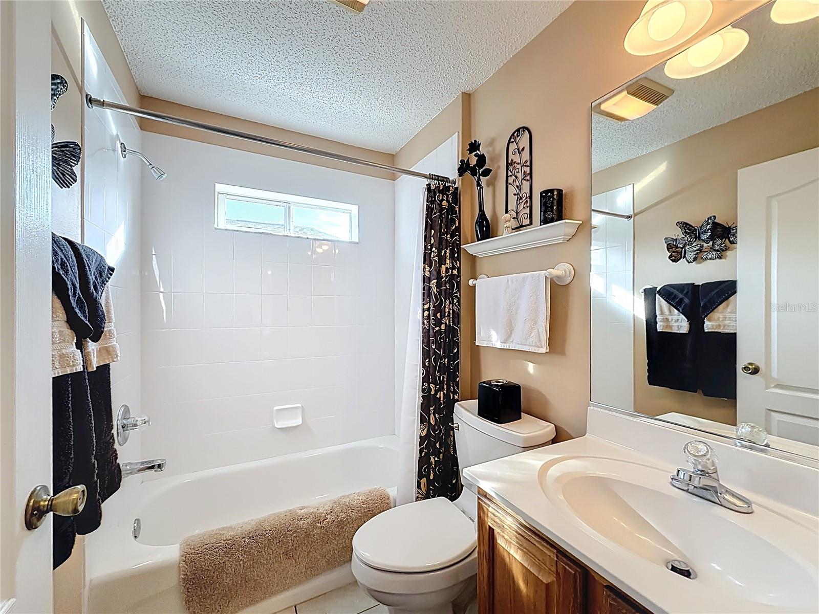 Image 21 of 29 For 2056 Palo Alto Avenue