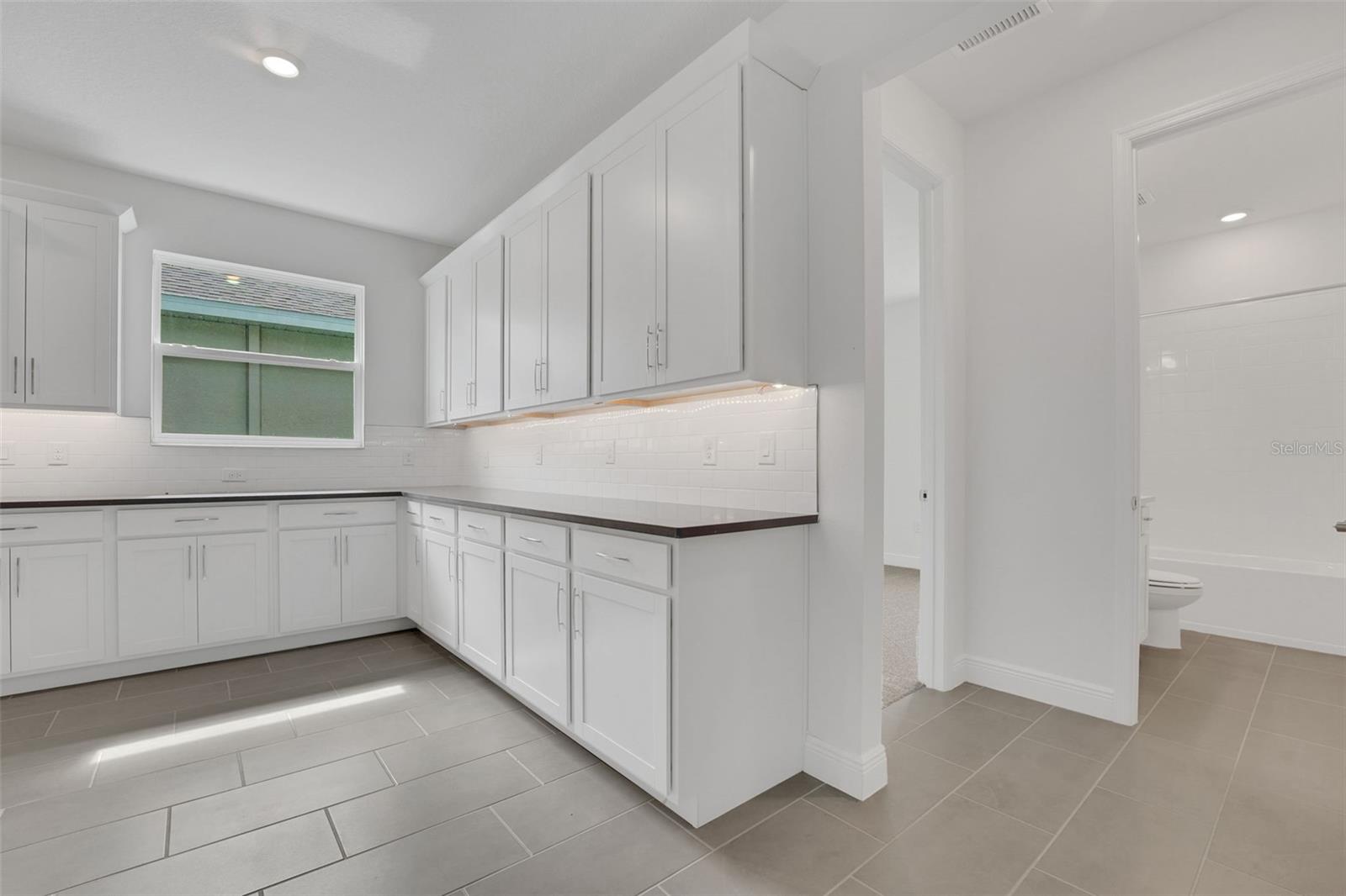 Image 21 of 49 For 7438 Sea Manatee Street