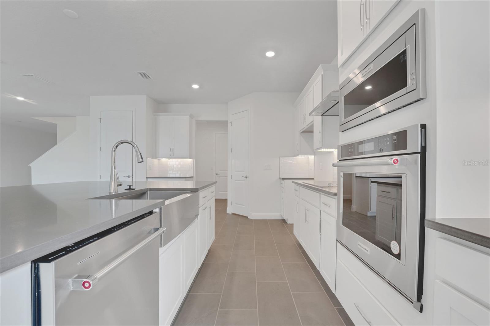 Image 22 of 49 For 7438 Sea Manatee Street