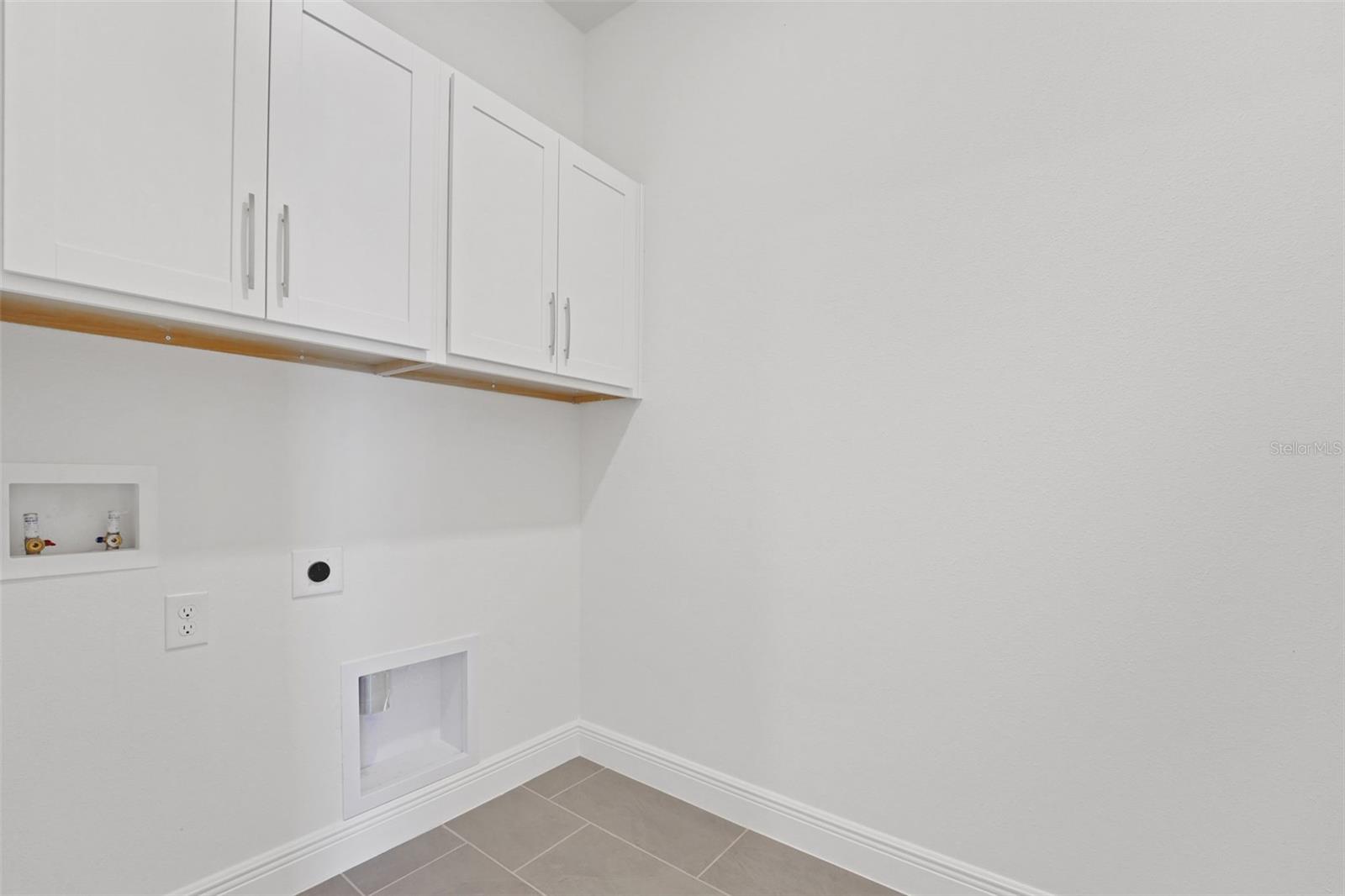 Image 28 of 49 For 7438 Sea Manatee Street