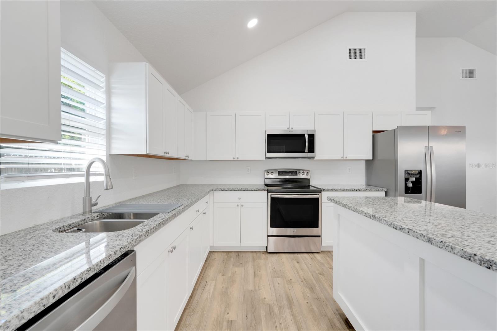 Image 18 of 29 For 342 9th Avenue