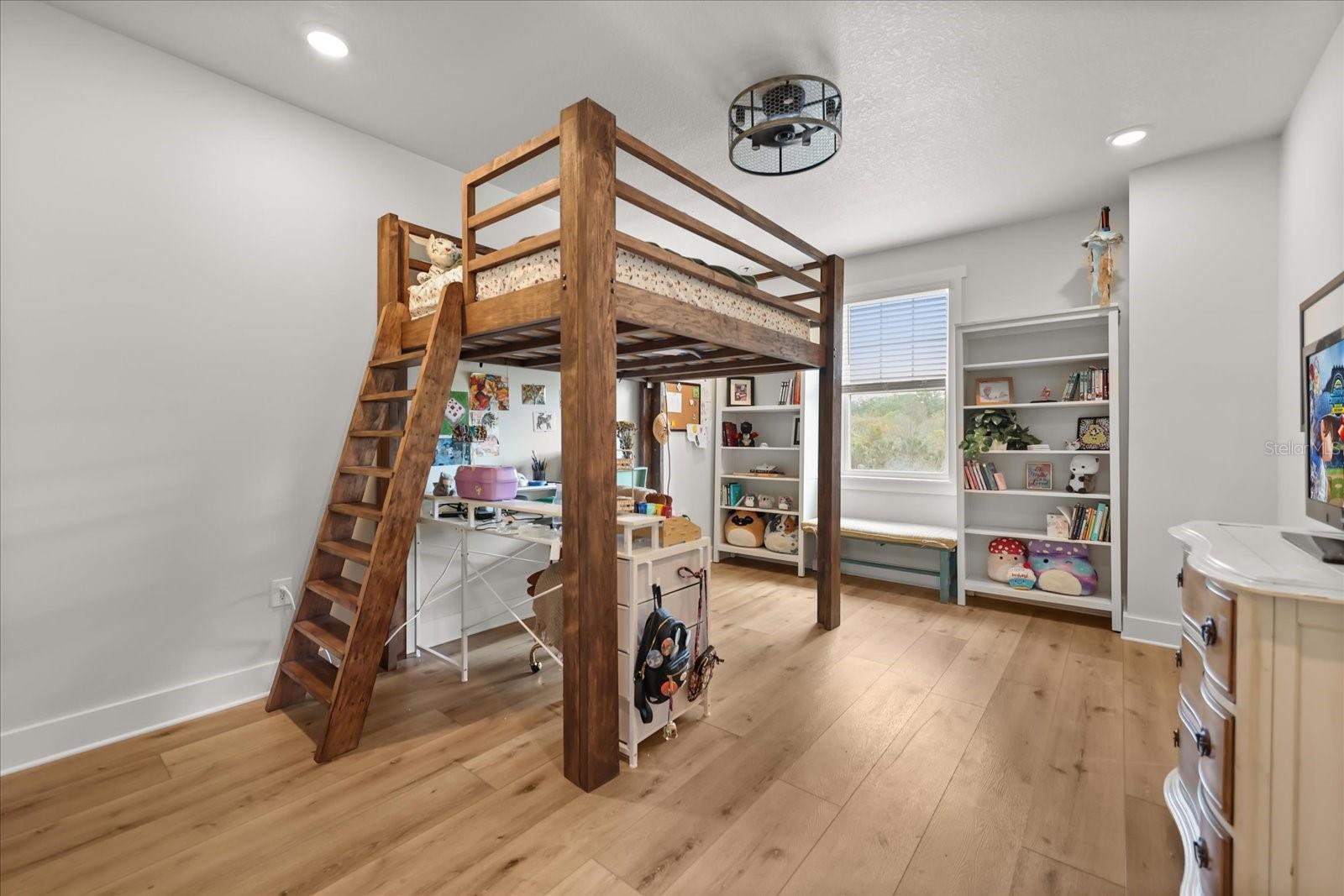 Image 19 of 53 For 21709 Hidden Creek Lane