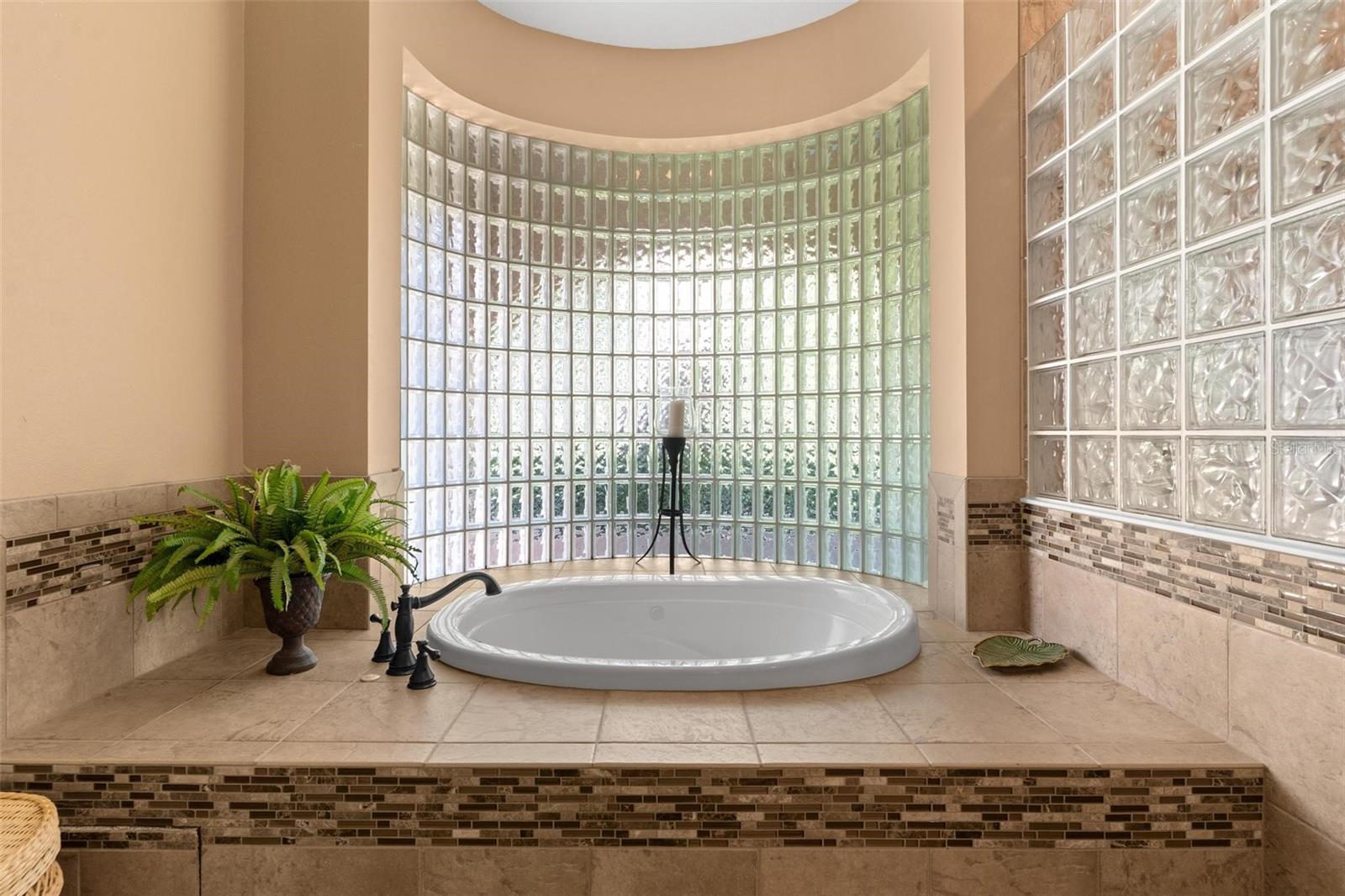 Image 41 of 68 For 926 Hawk Landing