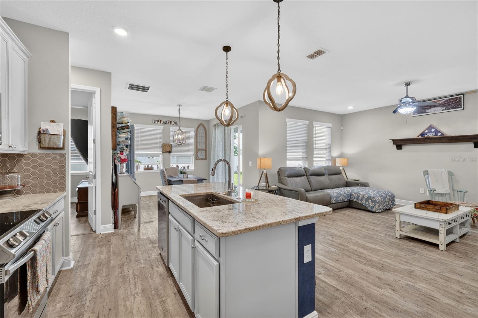 Image 9 of 22 For 231 Messina Place