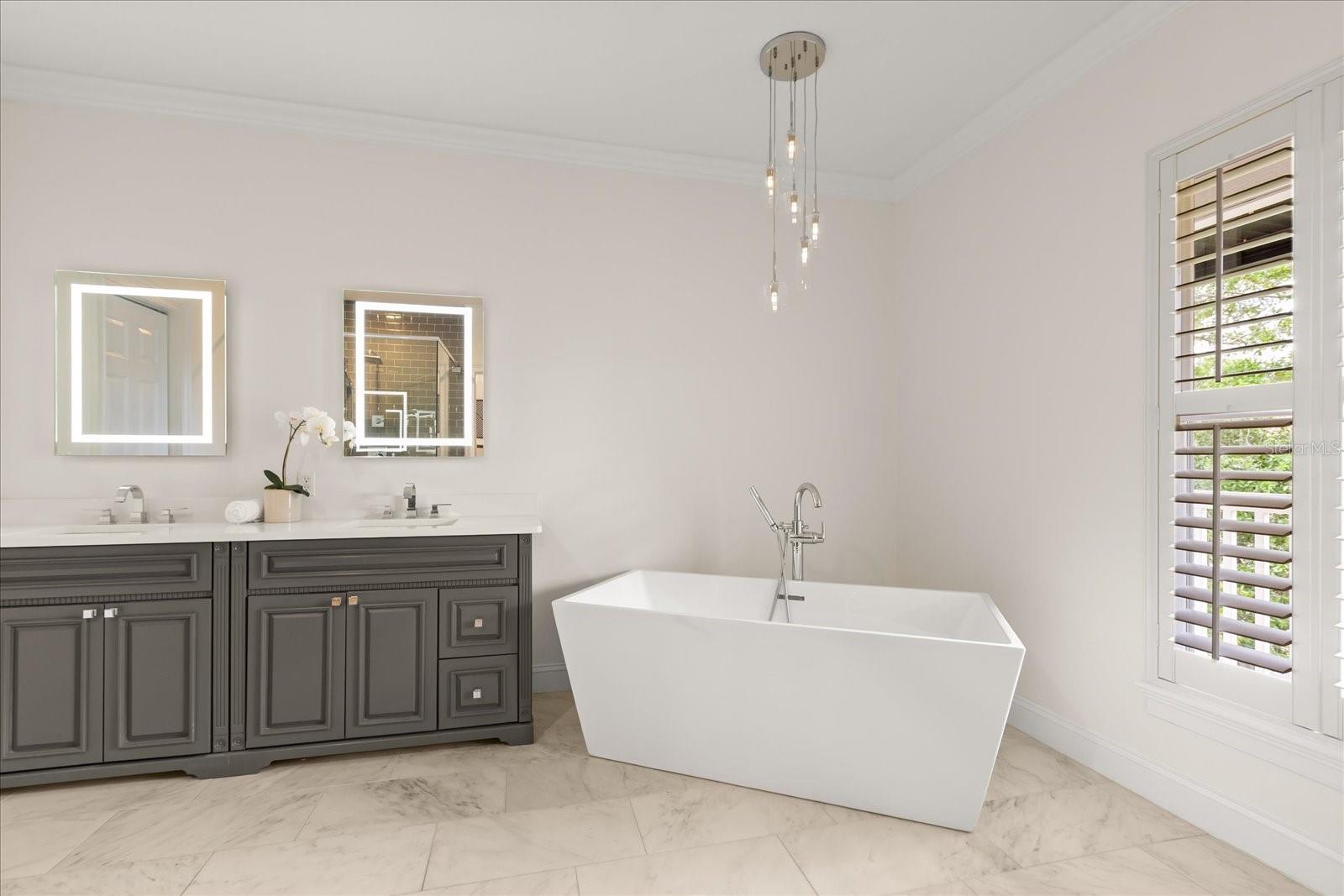 Image 28 of 36 For 1610 Lyndale Boulevard