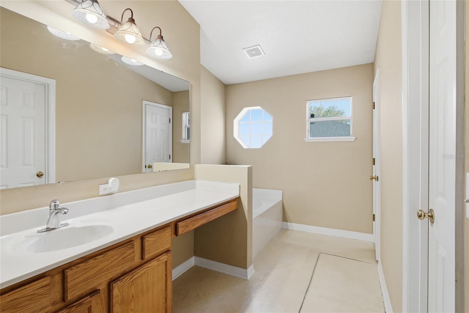 Image 10 of 22 For 2120 Nicollett Way