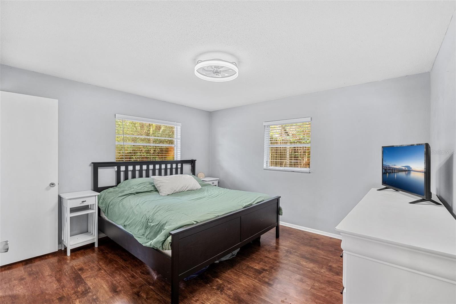 Image 12 of 28 For 2923 Conway Gardens Road