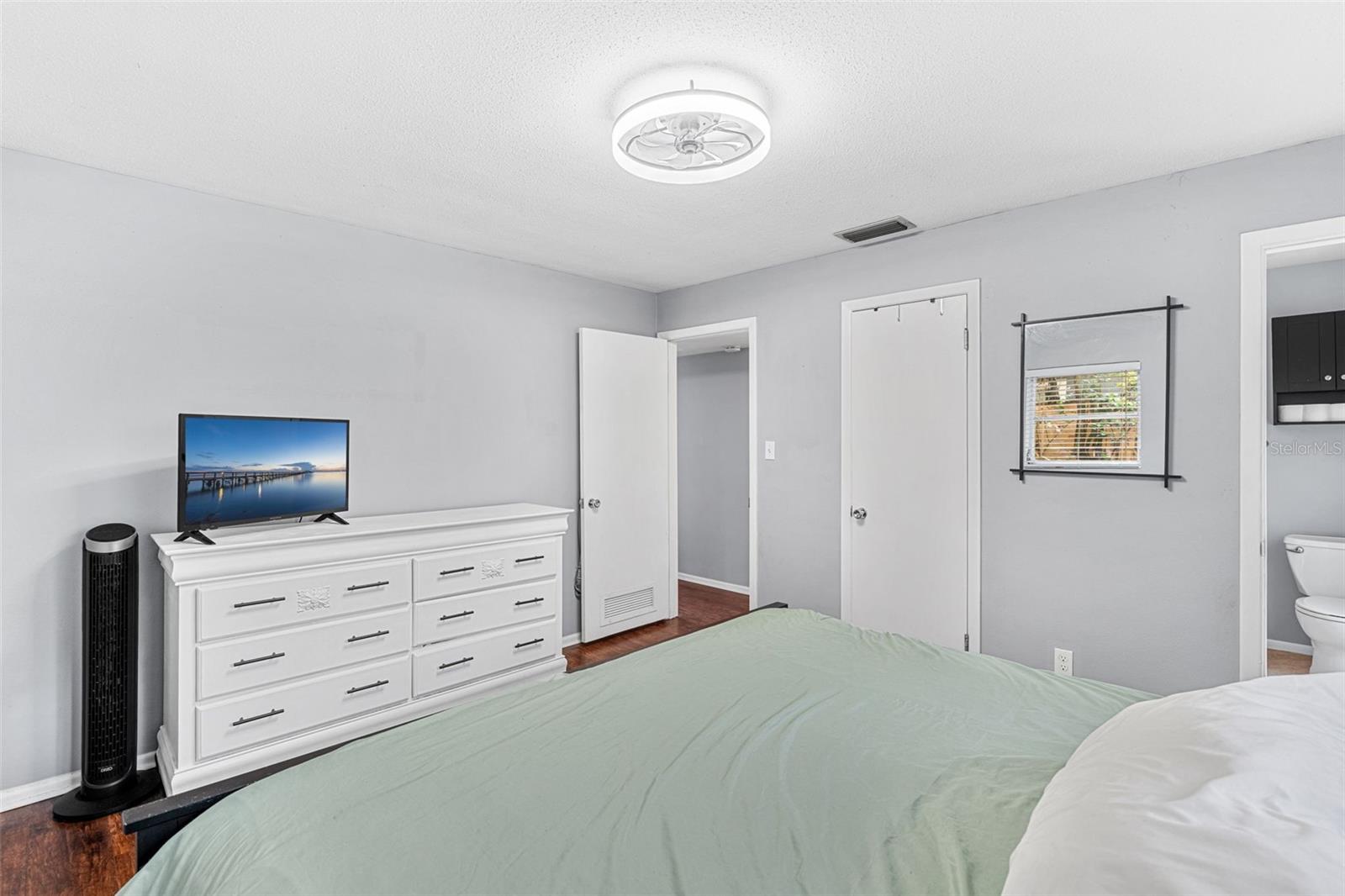 Image 13 of 28 For 2923 Conway Gardens Road