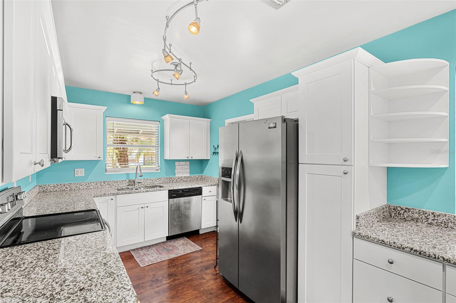 Image 21 of 28 For 2923 Conway Gardens Road