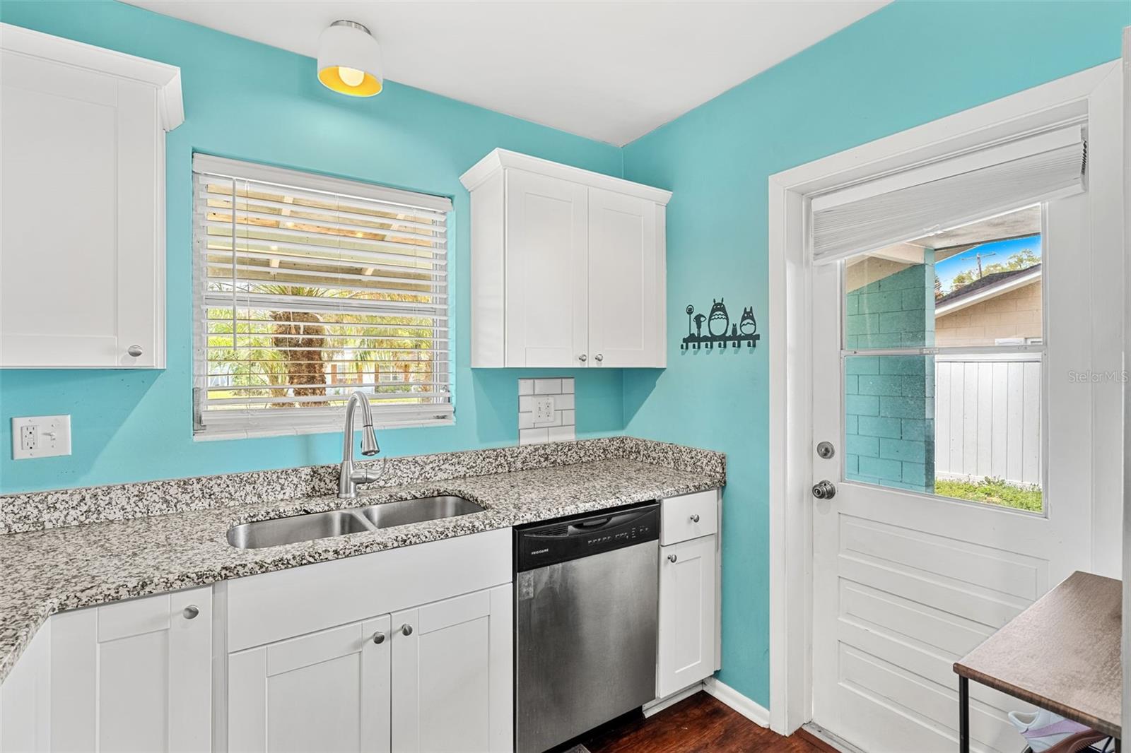 Image 22 of 28 For 2923 Conway Gardens Road