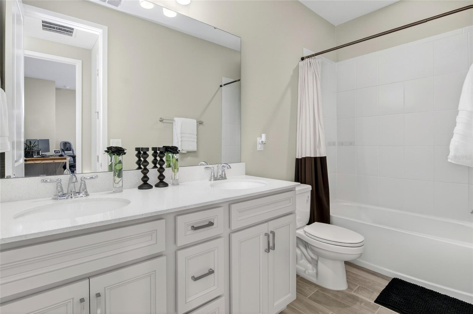 Image 36 of 53 For 15954 Winding Bluff Drive