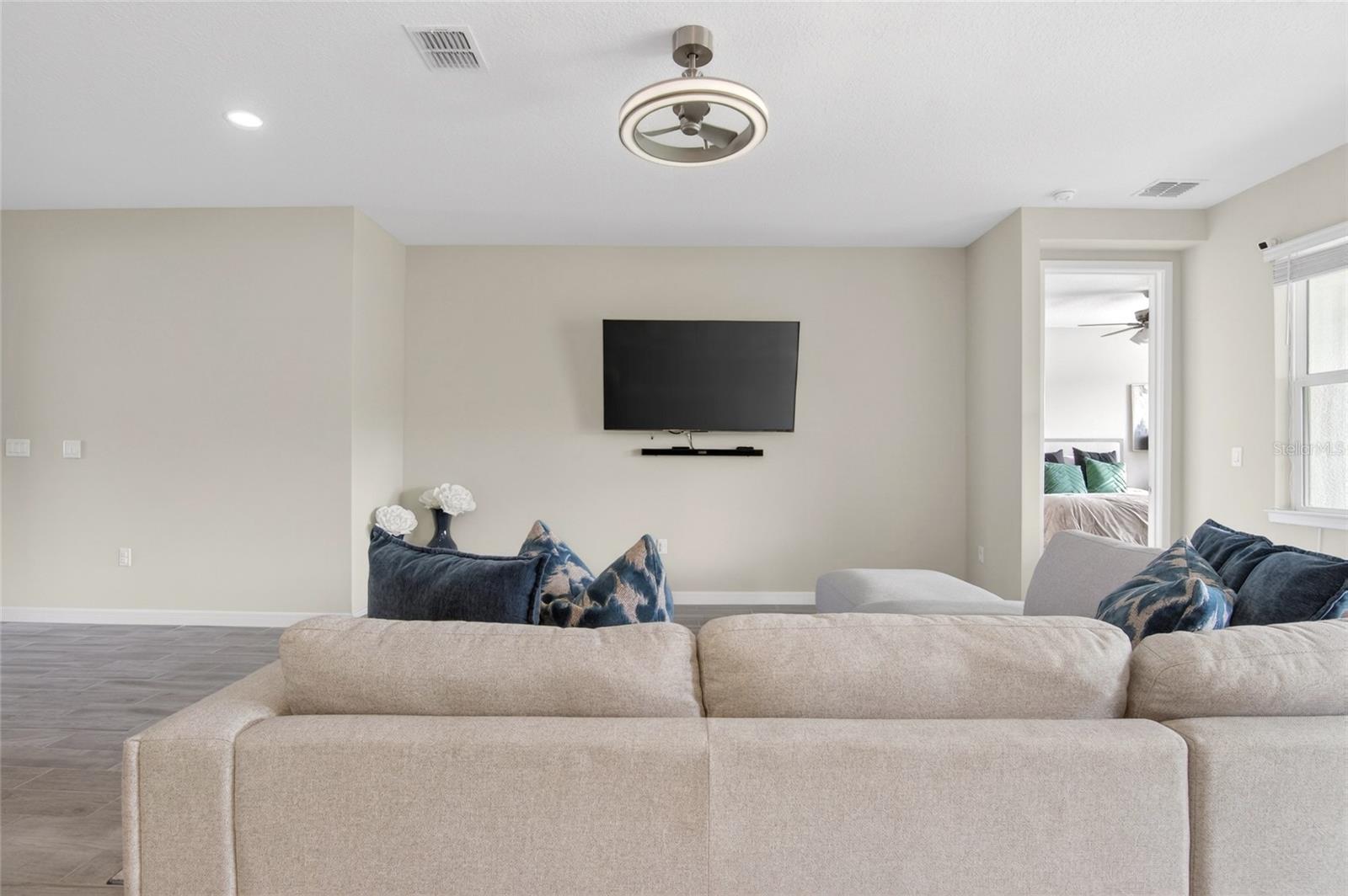 Image 9 of 53 For 15954 Winding Bluff Drive