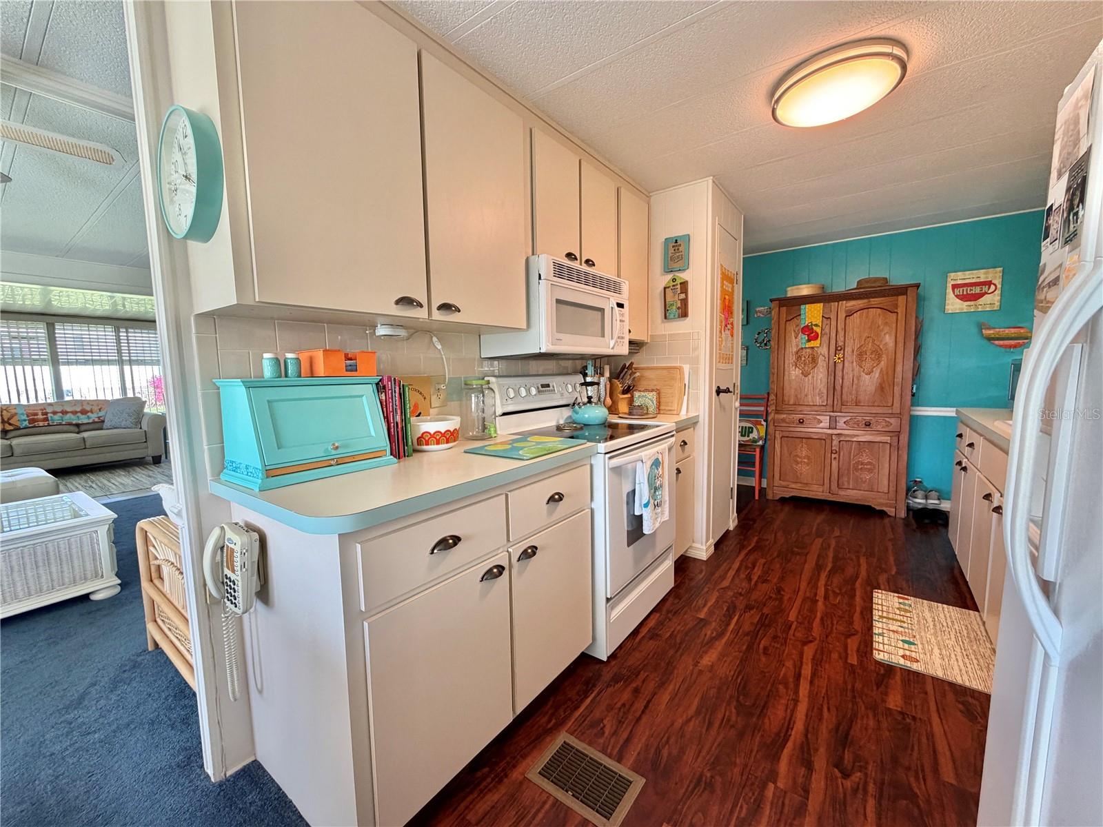 Image 5 of 63 For 408 Palo Verde Drive