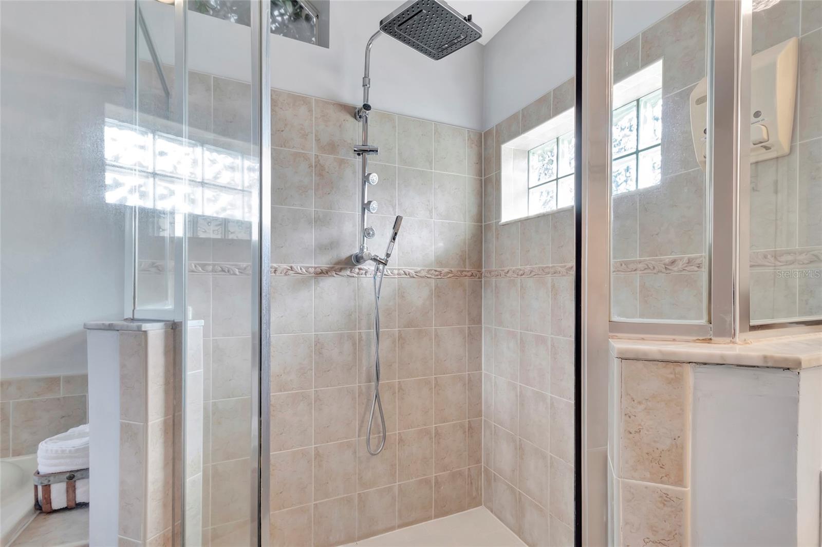 Image 26 of 55 For 10446 Jardim De Largo Street