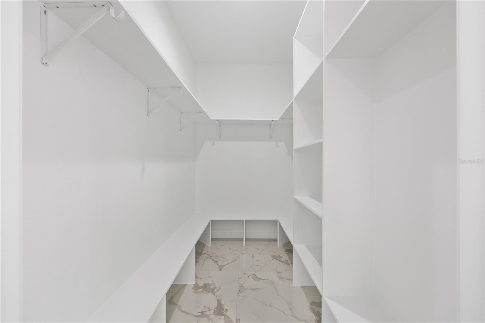 Image 23 of 42 For 12992 64th Lane