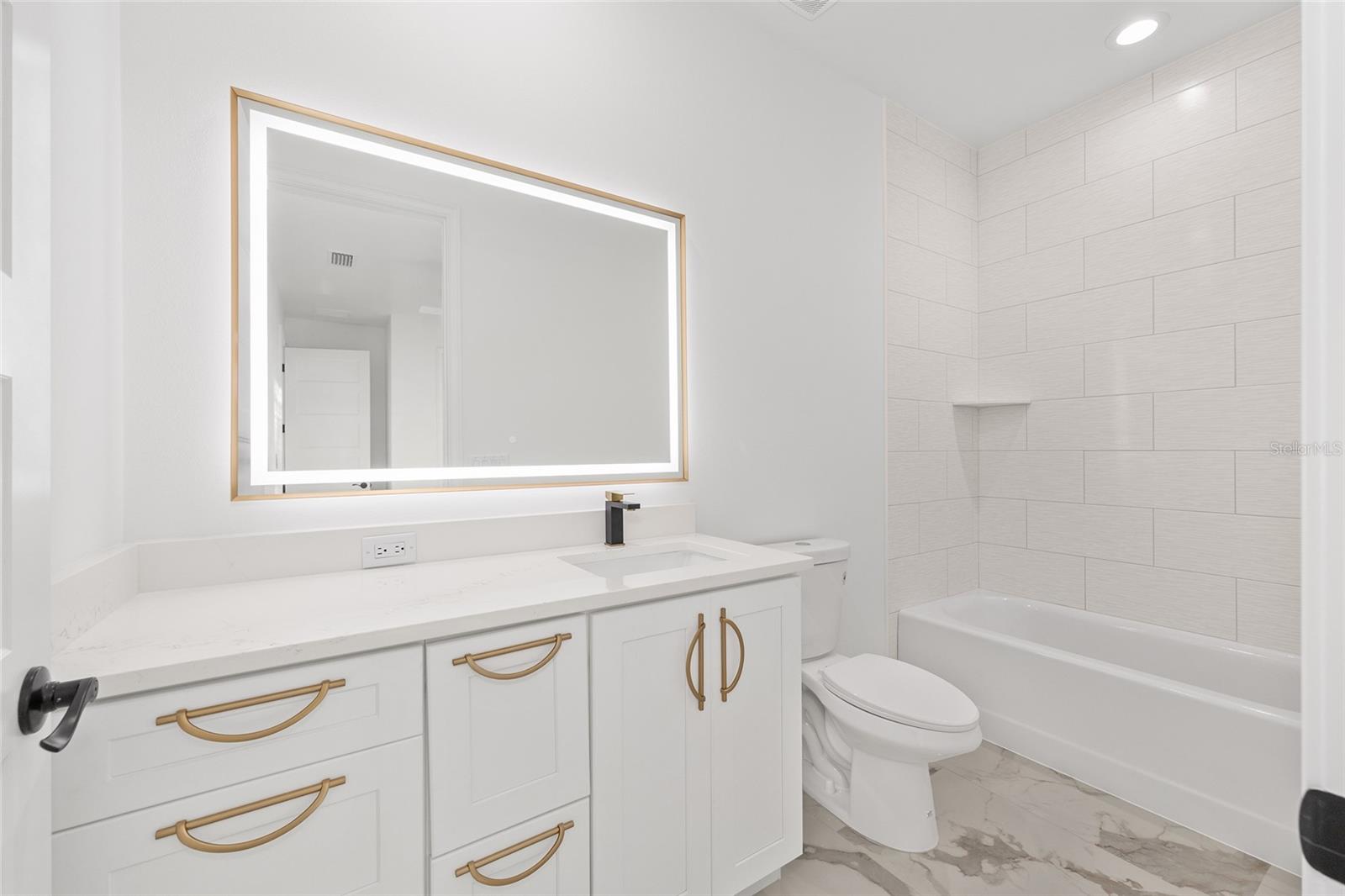 Image 30 of 42 For 12992 64th Lane